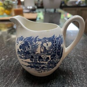 Wedgewood Countryside Antique Blue and White Porcelain Creamer